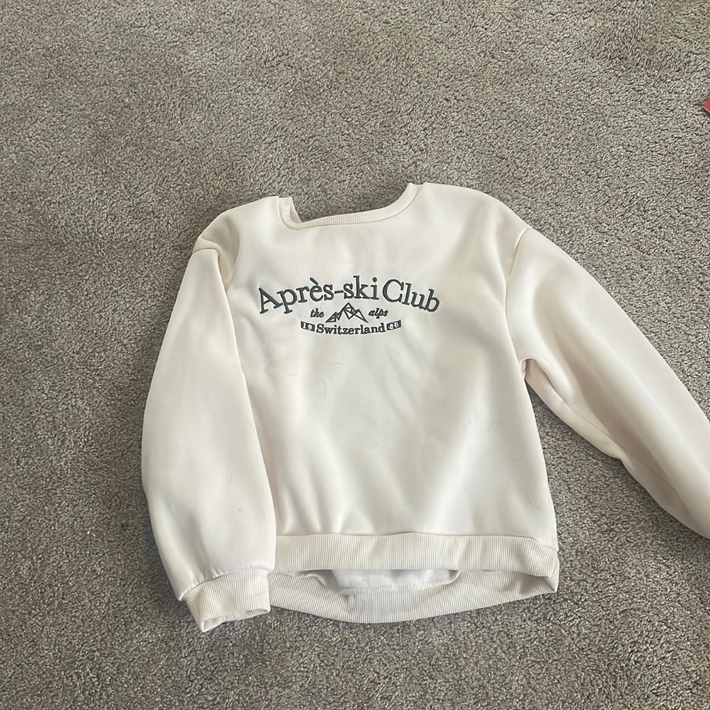 Size XS crewneck